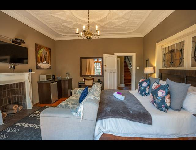 7 BEDROOM HOUSE FOR SALE IN SELBORNE